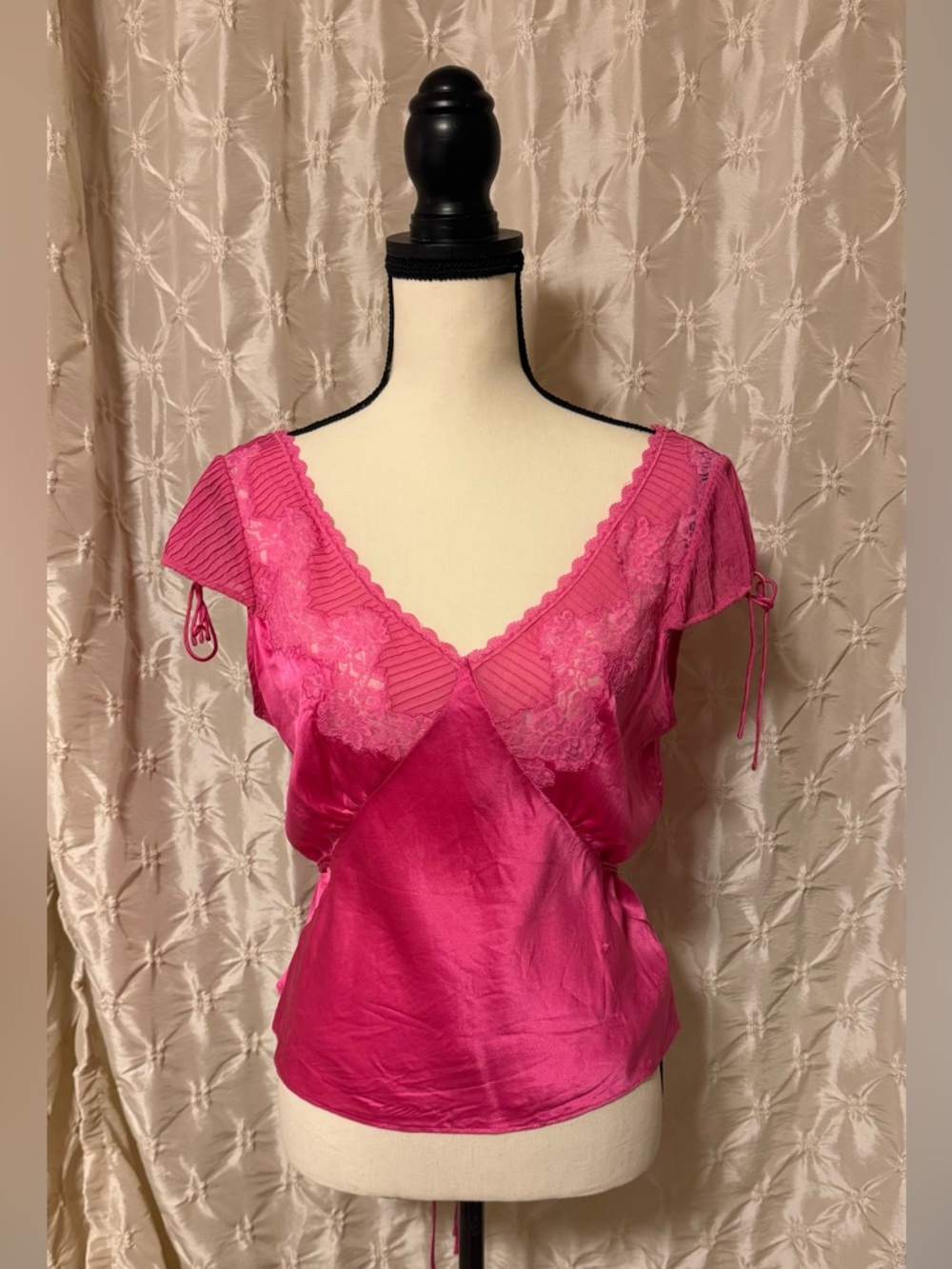 Y2K Betsey Johnson Hot Pink Silk Lace Satin Camisole Top Cami Blouse Vintage